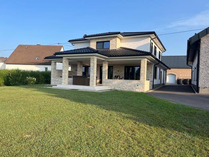 Ferienhaus für 6 Personen, mit Whirlpool und Garten, kinderfreundlich