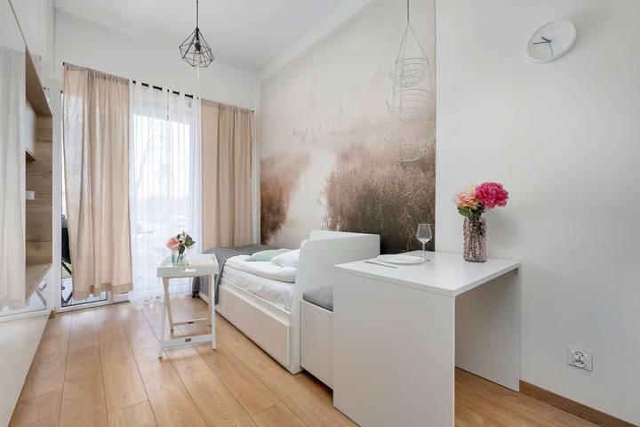 Appartamento intero, Cozy Studio | Private Garden, Close to Zoo in Breslavia, Niederschlesien