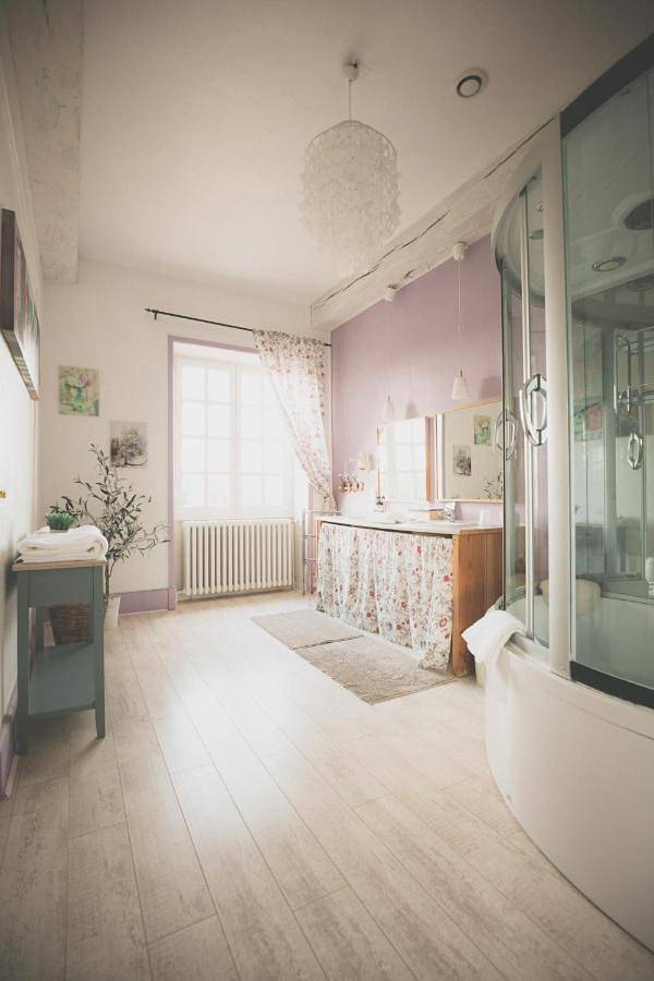 Chambre d’hôte pour 2 personnes, avec vue sur le lac et piscine ainsi que vue et terrasse, animaux acceptés à Roanne - 3