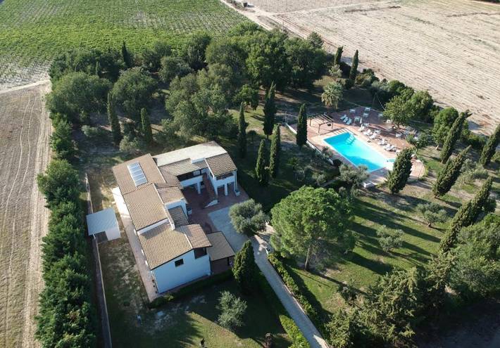 Appartamento per 2 persone, con balcone e idromassaggio nonché giardino e piscina in Cerignola
