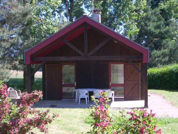 Gîte pour 2 personnes, avec terrasse à Isle-et-Bardais