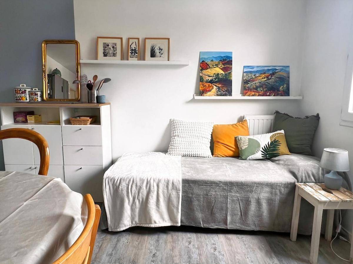 Appartement entier, One-Bedroom Apartment in Drancy, Seine-Saint-Denis