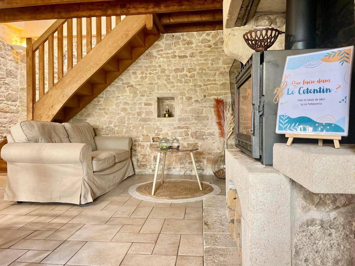 Two-Bedroom House in Fontenay-sur-Mer, Région de Cherbourg