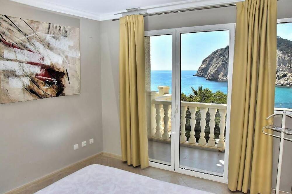 Ganze Wohnung, 1 minute from the beach! sea, mountain, island and 16th century tower views. in Benidorm, Costa Blanca