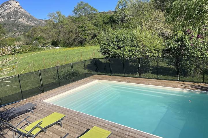 Location de vacances pour 7 personnes, avec Terrasse et Jardin à Sahune