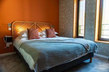 Hôtel pour 3 personnes, avec jacuzzi ainsi que jardin et sauna à Pierre percée