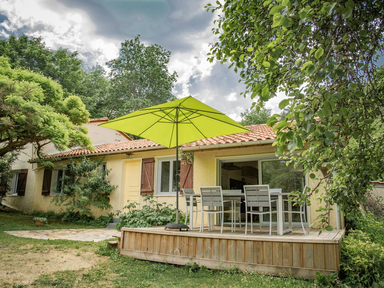 Maison de vacances avec piscine privée clôturée
 in Saint-Cybranet, Périgord Noir