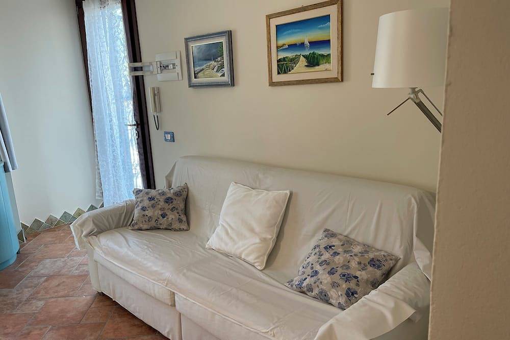 Entire apartment, Ada house charme in Chia in Chia, Domus De Maria