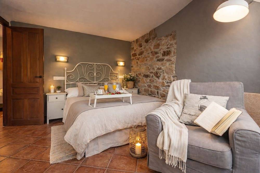 Lugar mágico, ideal parejas: jacuzzi, montañas, barbacoa y chimenea in Proaza, Cordillera Cantábrica