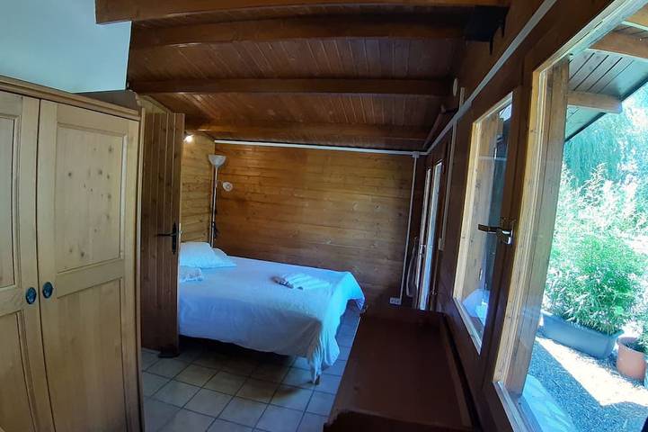 Gîte pour 4 personnes, avec jardin ainsi que terrasse et piscine, animaux acceptés à Clermont - 4