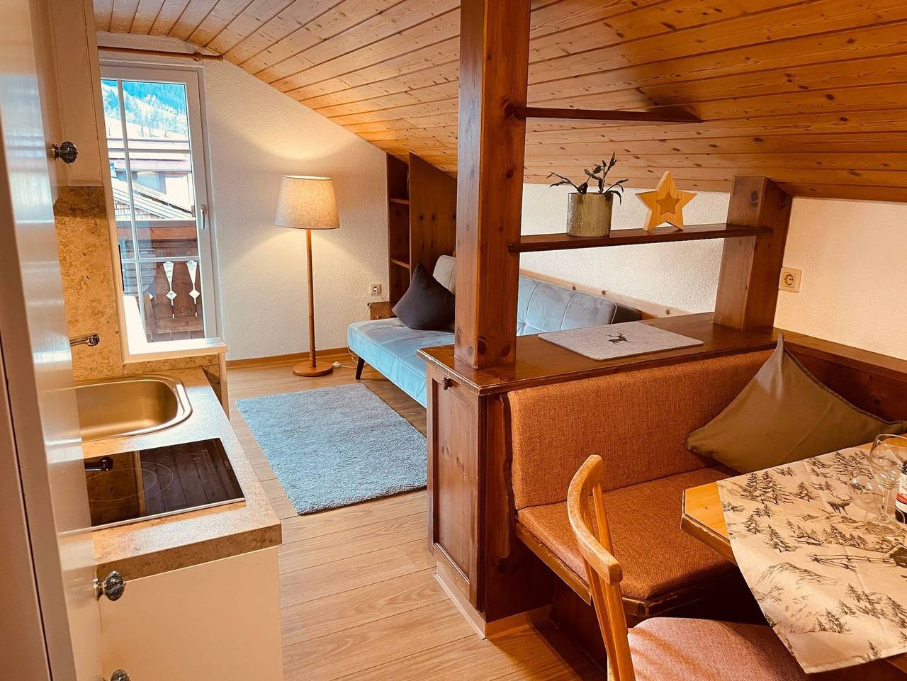 Ganze Ferienwohnung, Gästehaus Holl - Sommerbergbahnen inklusive - Ferienwohnung Eins in Schattwald, Allgäuer Alpen (Österreich)