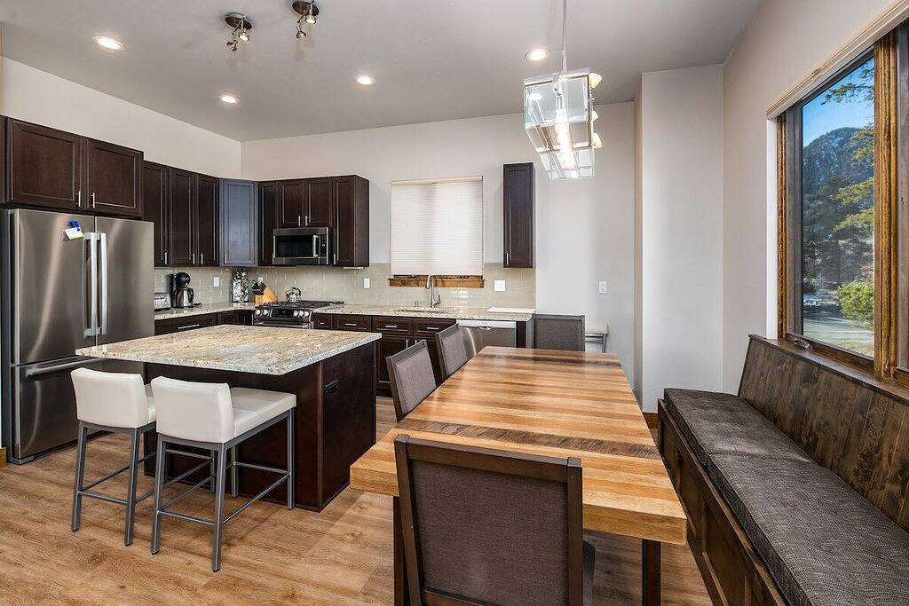 Deming Crossing Modern Downtown Frisco Duplex in Frisco, Arapaho and Roosevelt National Forests