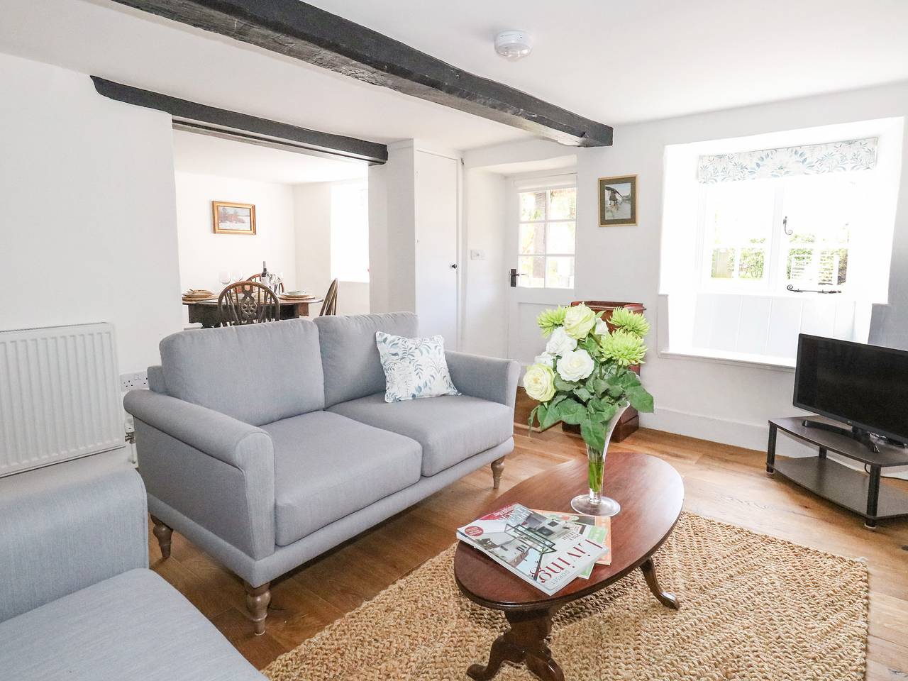 Lime Cottage in Burton Bradstock, Dorset