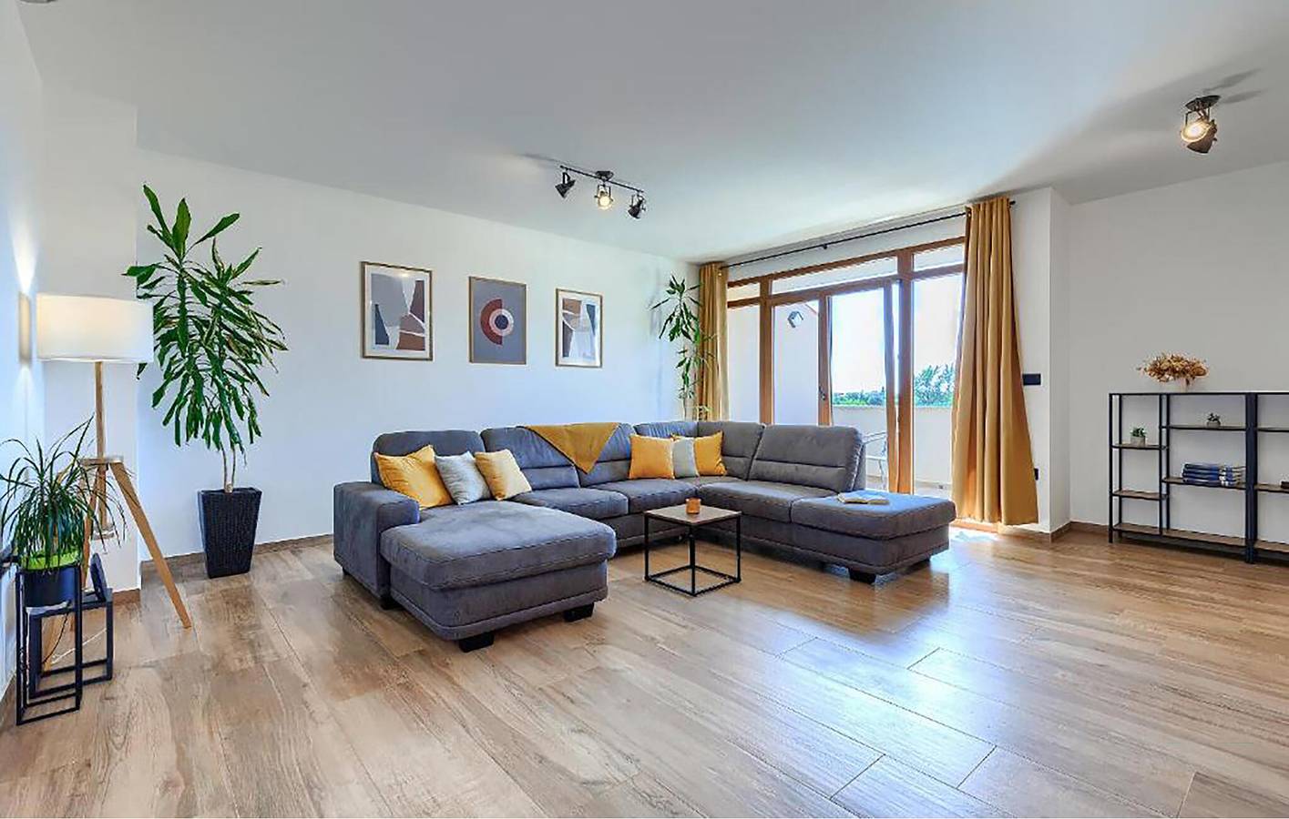 Reizende 2-Zimmer-Wohnung mit Pool in der Nähe des Strandes Duga Uvala in Marčana, Südküste Istrien