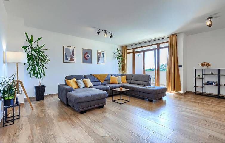 Reizende 2-Zimmer-Wohnung mit Pool in der Nähe des Strandes Duga Uvala in Marčana, Südküste Istrien
