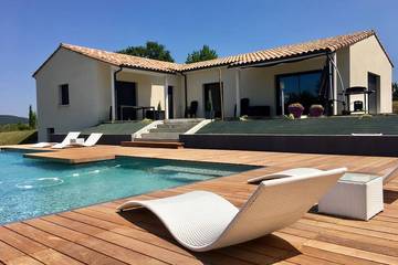 Gîte pour 10 personnes, avec terrasse et jardin à Allas-les-Mines