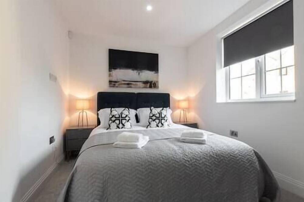 Entire apartment, Luxurious 2 Bedroom Apartment in Spelthorne, Colne Valley Park
