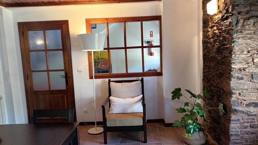 Casa de huéspuedes para 6 personas, con vistas además de jardín y piscina en Mogadouro - 4
