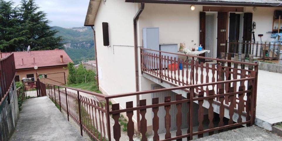 Appartamento per 5 persone, con panorama e terrazza, con animali domestici in Bosco Chiesanuova