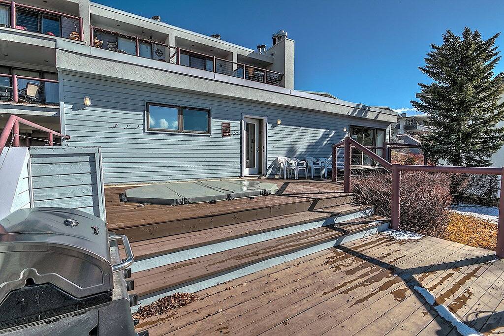 Ganze Wohnung, Das Gem Of East Bay! Komplett umgebaut 2. Stock Einheit mit atemberaubender Aussicht in Dillon, Arapaho and Roosevelt National Forests