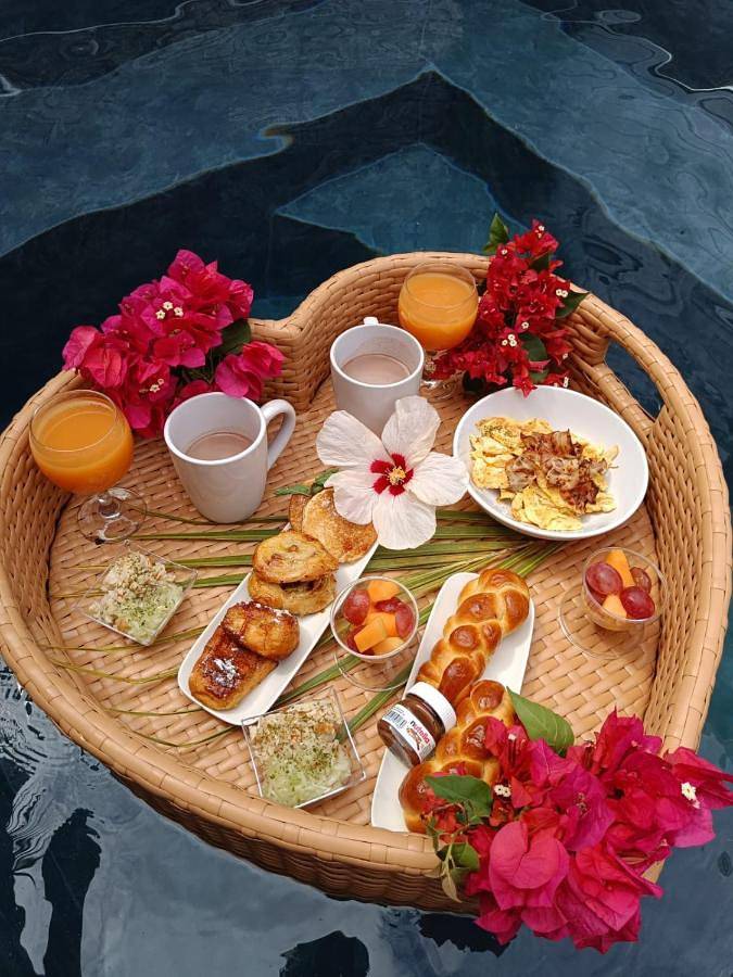 Location de vacances pour 2 personnes, avec jacuzzi ainsi que terrasse et piscine à Le Robert - 3