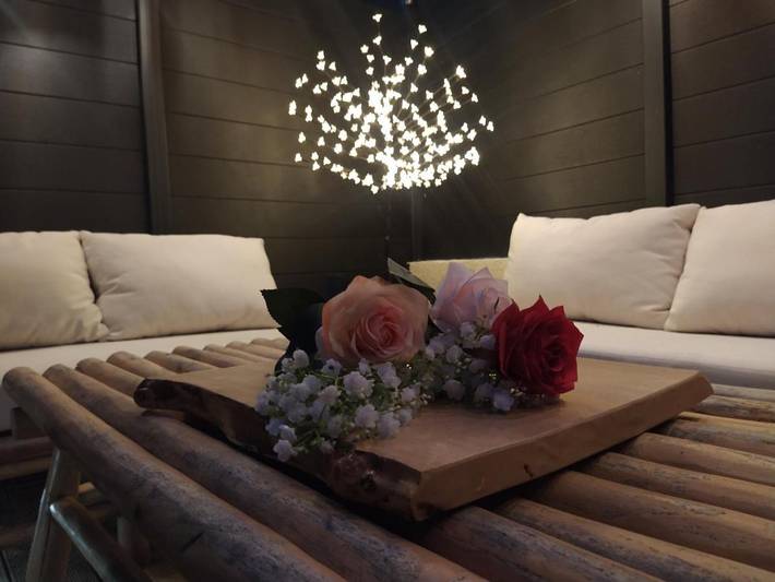 Tente pour 2 personnes, avec jardin et terrasse ainsi que jacuzzi et piscine dans les Bouches-du-Rhône - 2