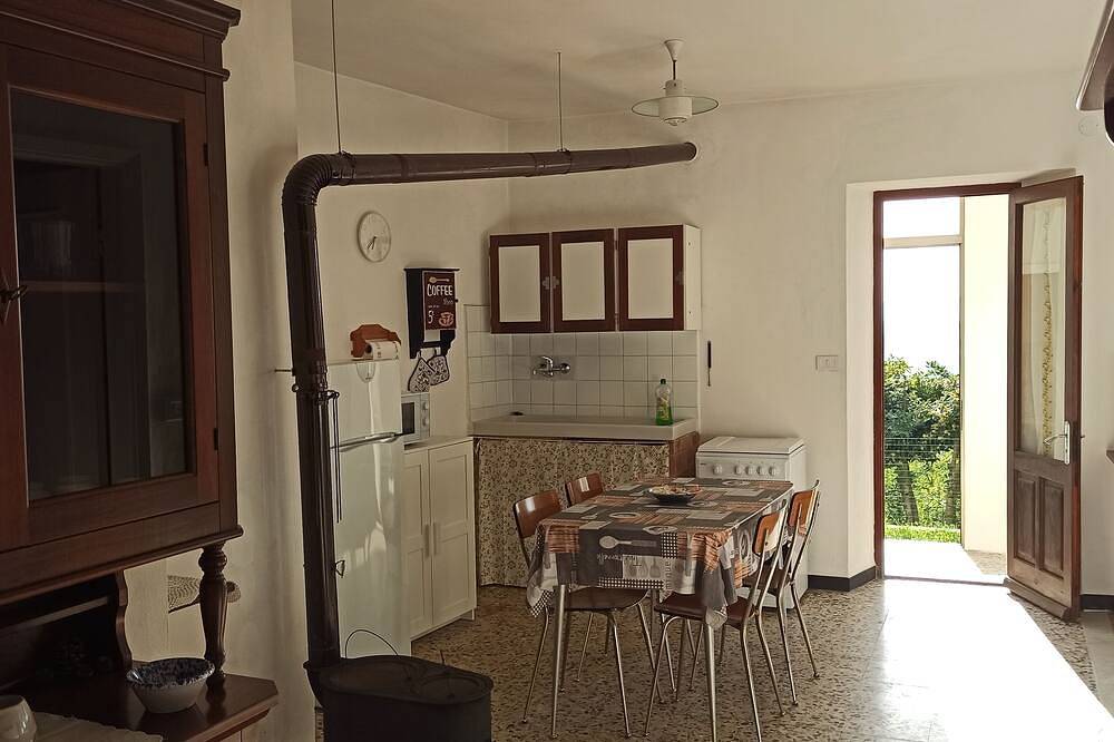 House with garden in upper Monferrato 45 min. from the sea in Ponzone, Province d'Alexandrie