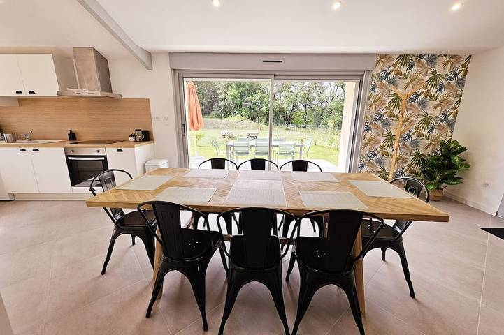 Location de vacances pour 8 personnes, avec Terrasse et Jardin à Châteauneuf-sur-Charente