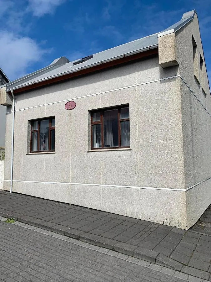 Ferienhaus für 7 Personen, mit Ausblick und Garten sowie Terrasse - 1