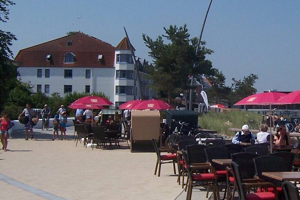 Entire apartment, Apartment located directly on the beach promenade, in the 1st row to the beach. in Niendorf, Timmendorfer Strand