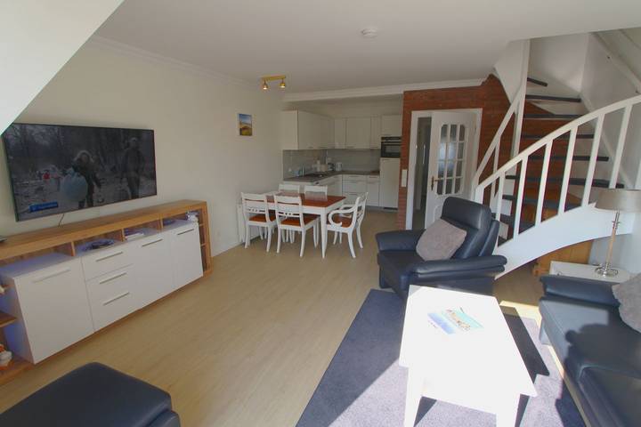 Ganze Wohnung, Neu gestaltete Ferienwohnung im Ober- und Dachgeschoss für bis zu vier Personen in Nordfriesische Inseln (Schleswig-Holstein) (Schleswig-Holstein), Wenningstedt