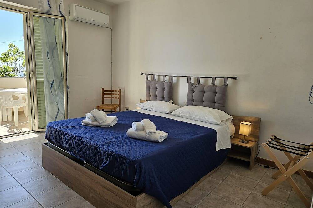 Ganze Wohnung, Vereinigte Letojanni 2, Sea Front. in Letojanni, Messina Provinz