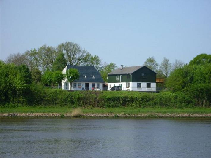Bauernhof für 8 Personen, mit Balkon/Terrasse und Terrasse sowie Garten und Sauna am Nord-Ostsee-Kanal