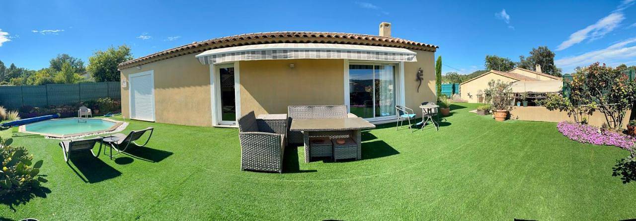 Chambre d’hôte pour 2 personnes, avec jardin ainsi que piscine et vue