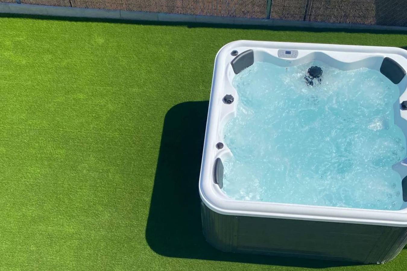 Villa with jacuzzi, Golf Vistabella in Laguna Green, Orihuela