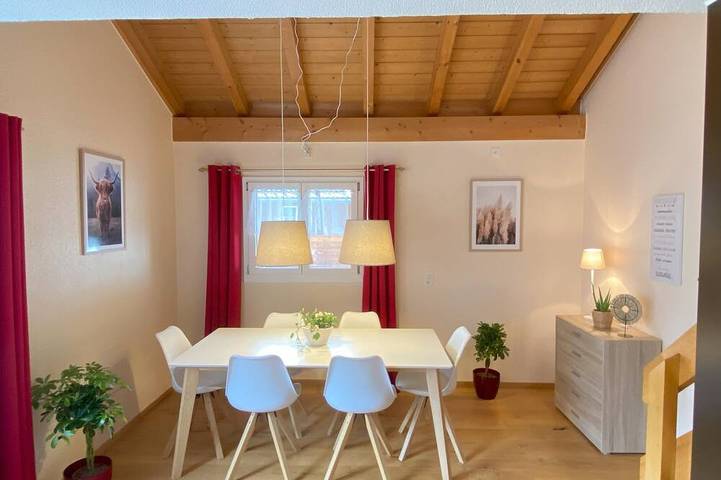 Ferienwohnung für 7 Personen, mit Balkon und Garten im Berner Oberland