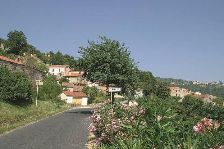 Gîte pour 4 personnes, avec terrasse, animaux acceptés à Taulis