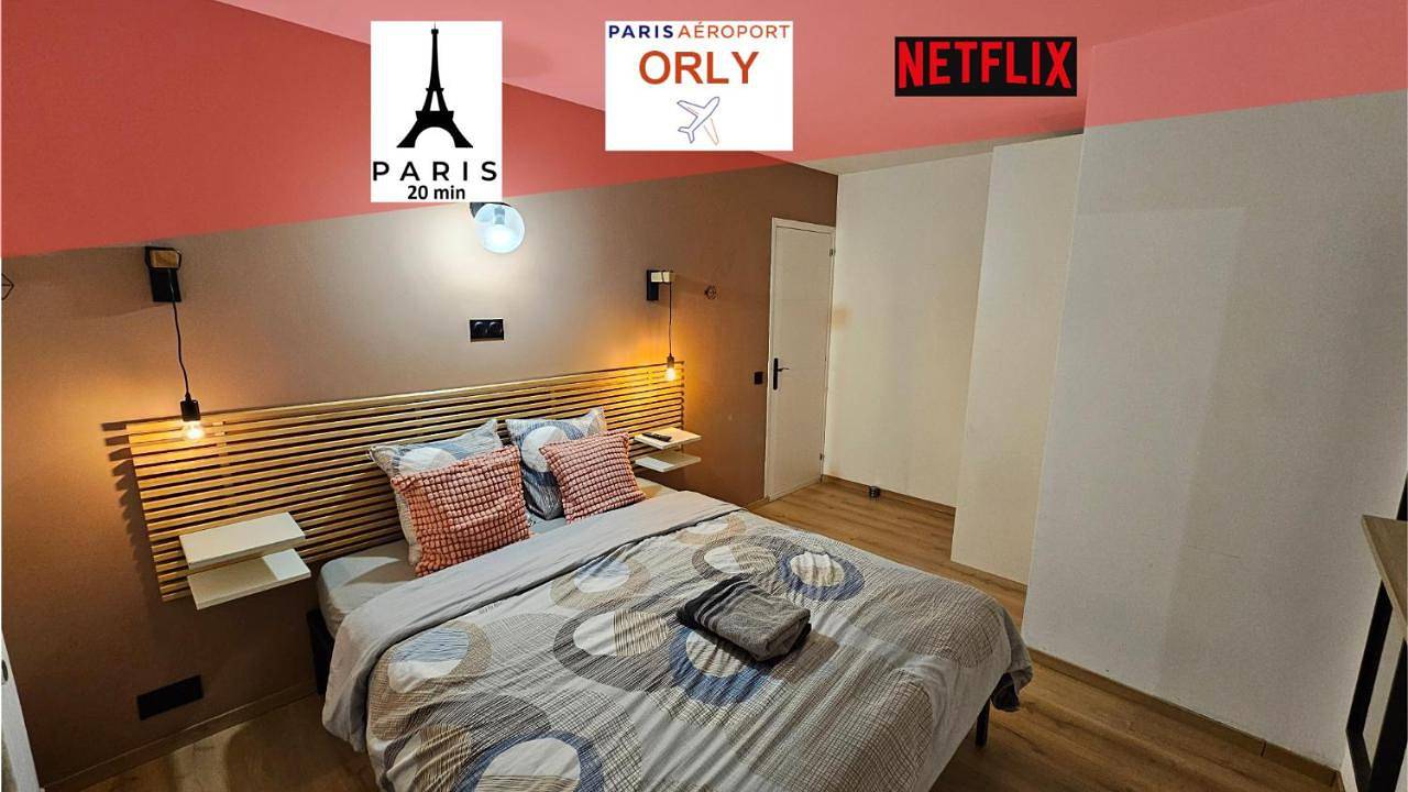Double Room with Shared Bathroom in Thiais, Val-de-Marne