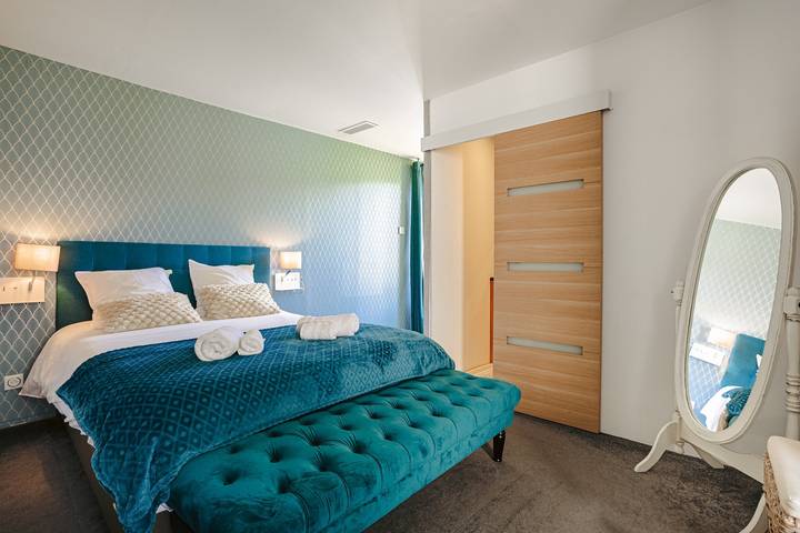 Chambre d’hôte pour 2 personnes, avec Jacuzzi et Jardin à Thairé