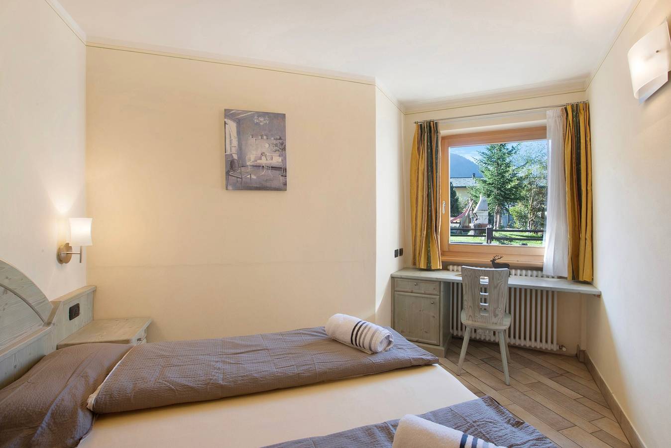 Apartamento entero, 'Appartamento 3' con vistas a la montaña, jardín compartido y Wi-Fi in Livigno (Town), Livigno