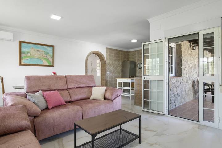 Casa de Piedra con magnífica piscina de 50 metros. in Barbate, Costa de la Luz