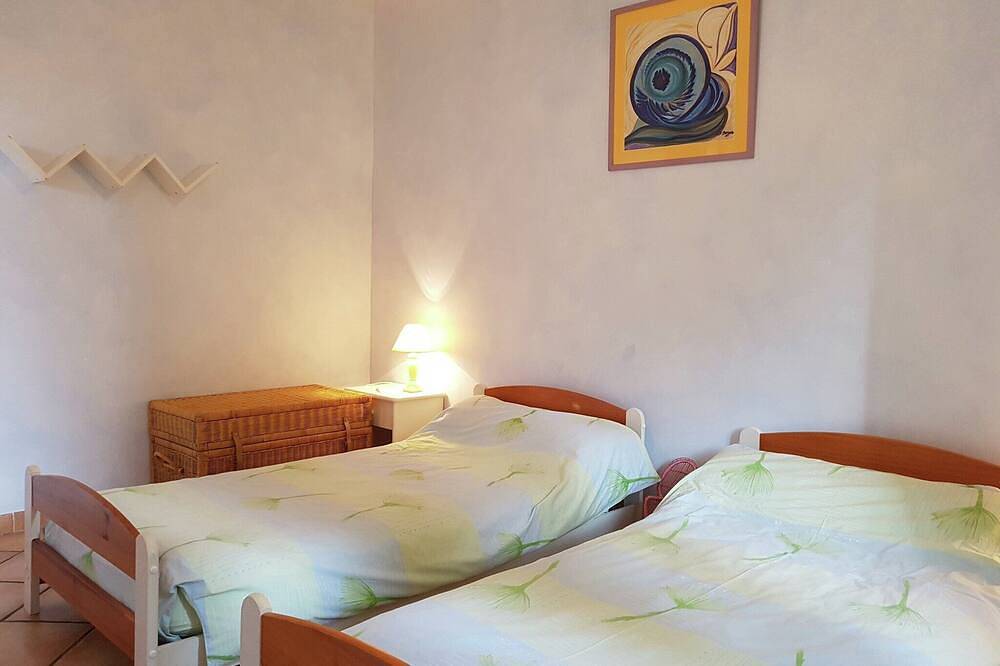 Ruhige Villa mit Talblick in Saint-Laurent-de-Carnols, Nimes und Umgebung