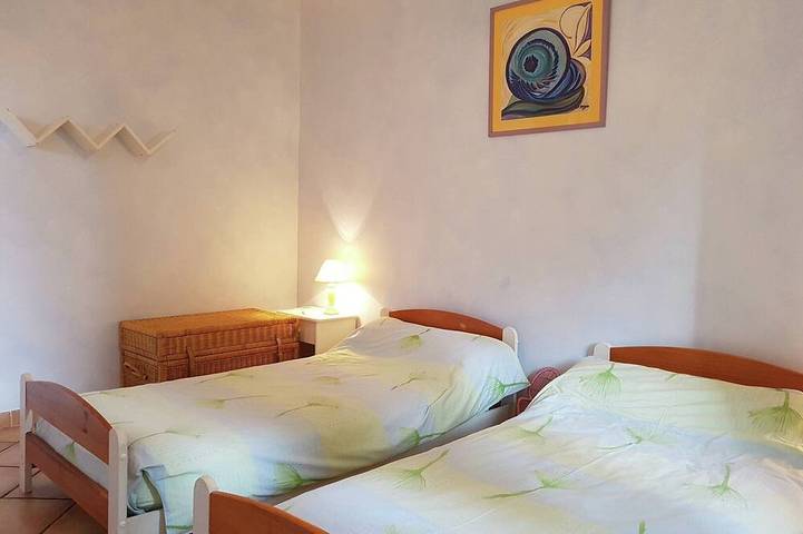 Location de vacances pour 4 personnes, avec Terrasse ainsi que Jardin et Piscine à Saint-Laurent-de-Carnols - 4