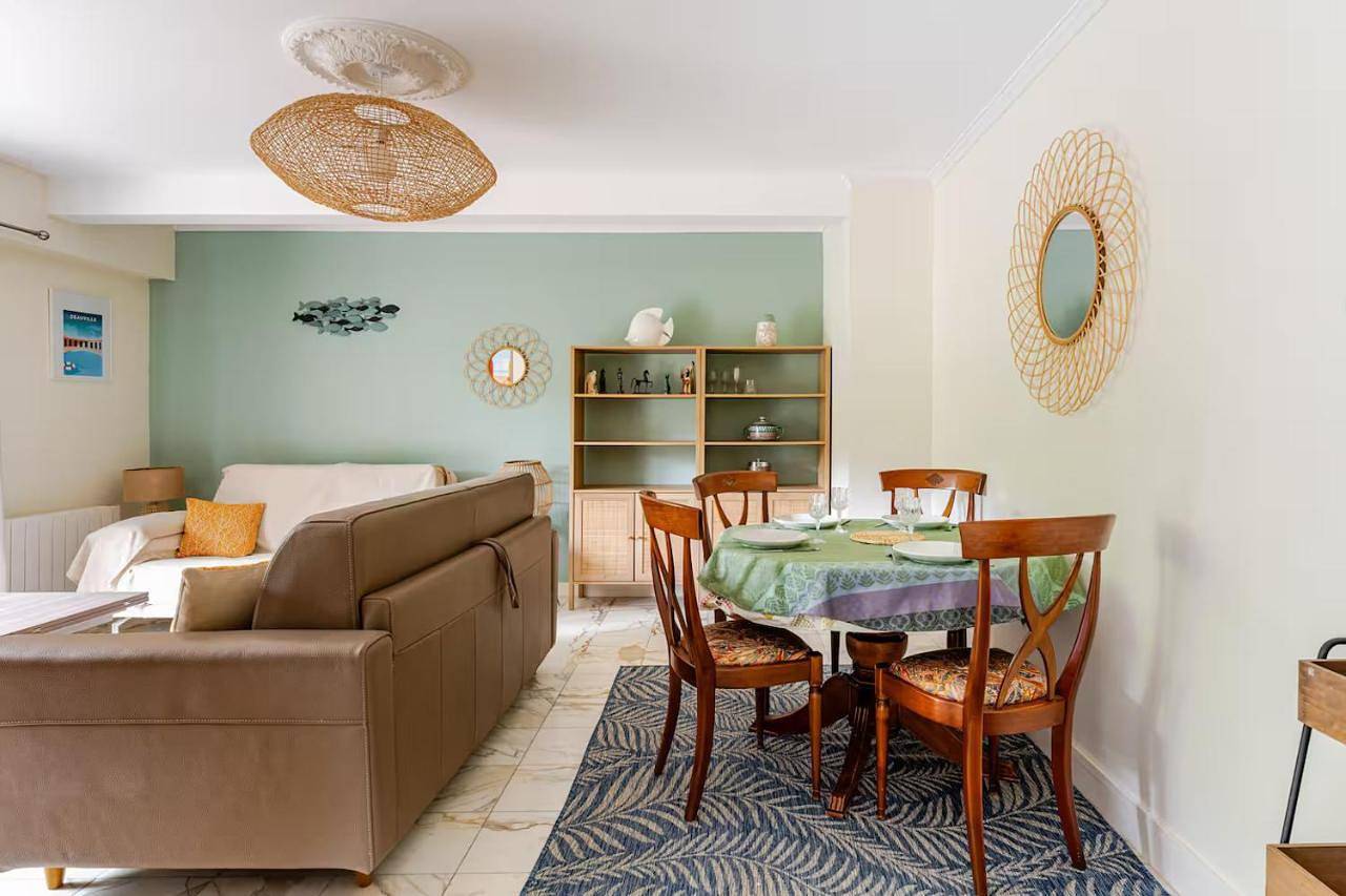 Appartement entier, Côté Jardin - Terrasse, Calme et Cosy in Deauville, Région de Lisieux