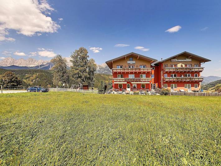 Hotel für 4 Personen, mit Balkon und Garten, kinderfreundlich in Rohrmoos