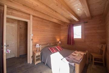 Gîte for 11 Guests in Saint-Pancrace, Western Alps, Picture 3