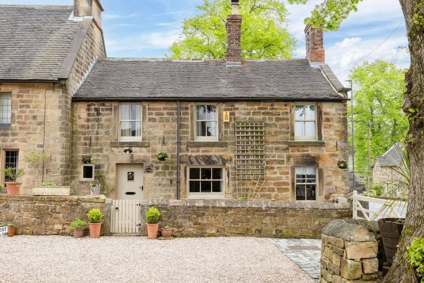 Host Stay Well Farm Cottage in Derbyshire