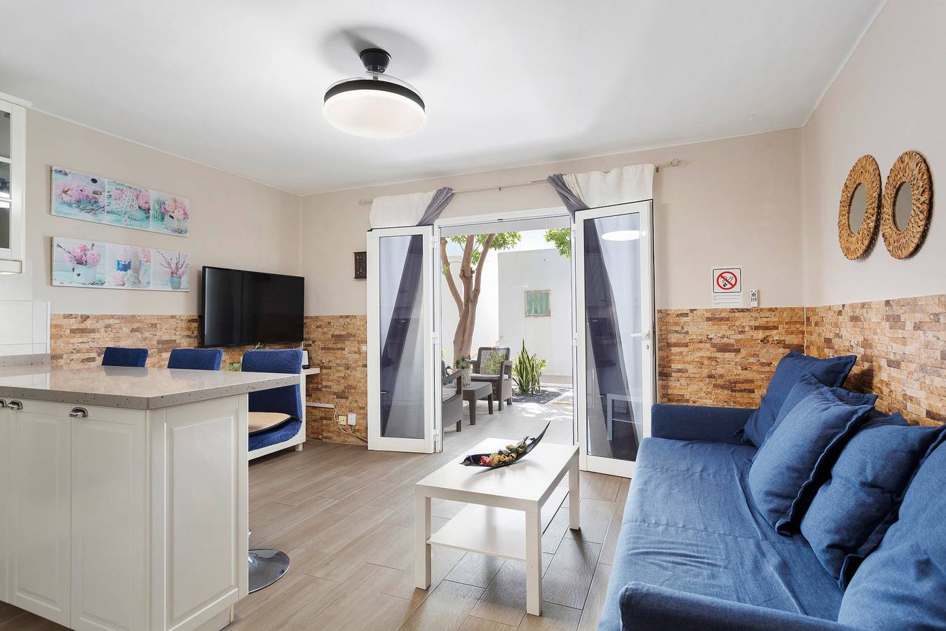 Apartamento entero, Apartamento 'Romance' con Piscina Compartida, Terraza Privada y Wi-Fi in Puerto del Carmen, Tías
