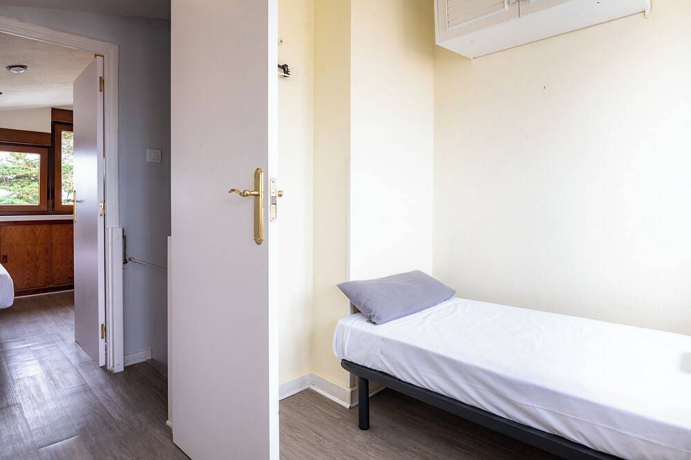 Entire apartment, Apartamento playa de Berria in Santoña, Cantabrian Coast
