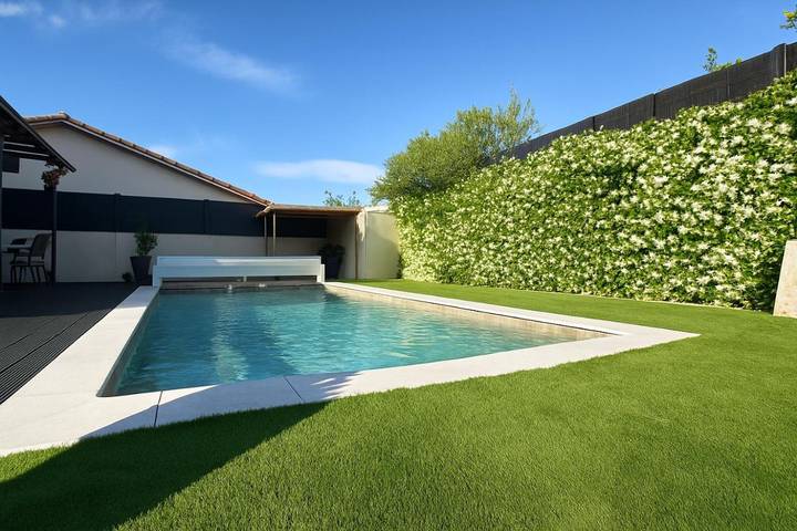 Location de vacances pour 7 personnes, avec piscine et terrasse ainsi que jardin et jacuzzi à Cournonterral - 2